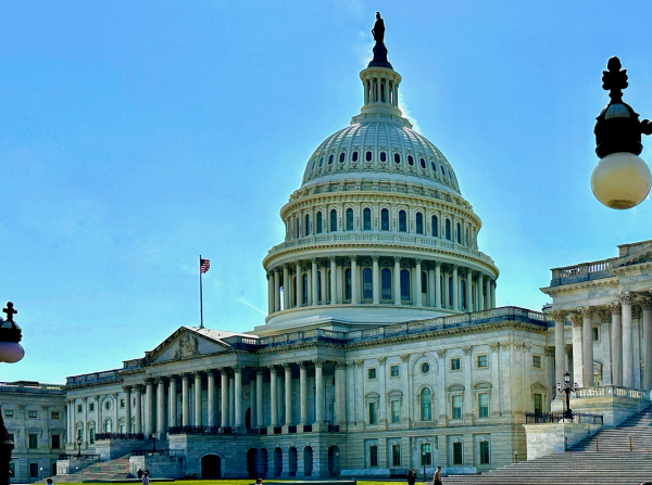 免费配资炒股网站 美国“痛”失最后一个AAA评级，白宫震怒