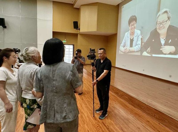 配资排排论坛 “南陈北李”后人相聚大学课堂共话信仰的力量